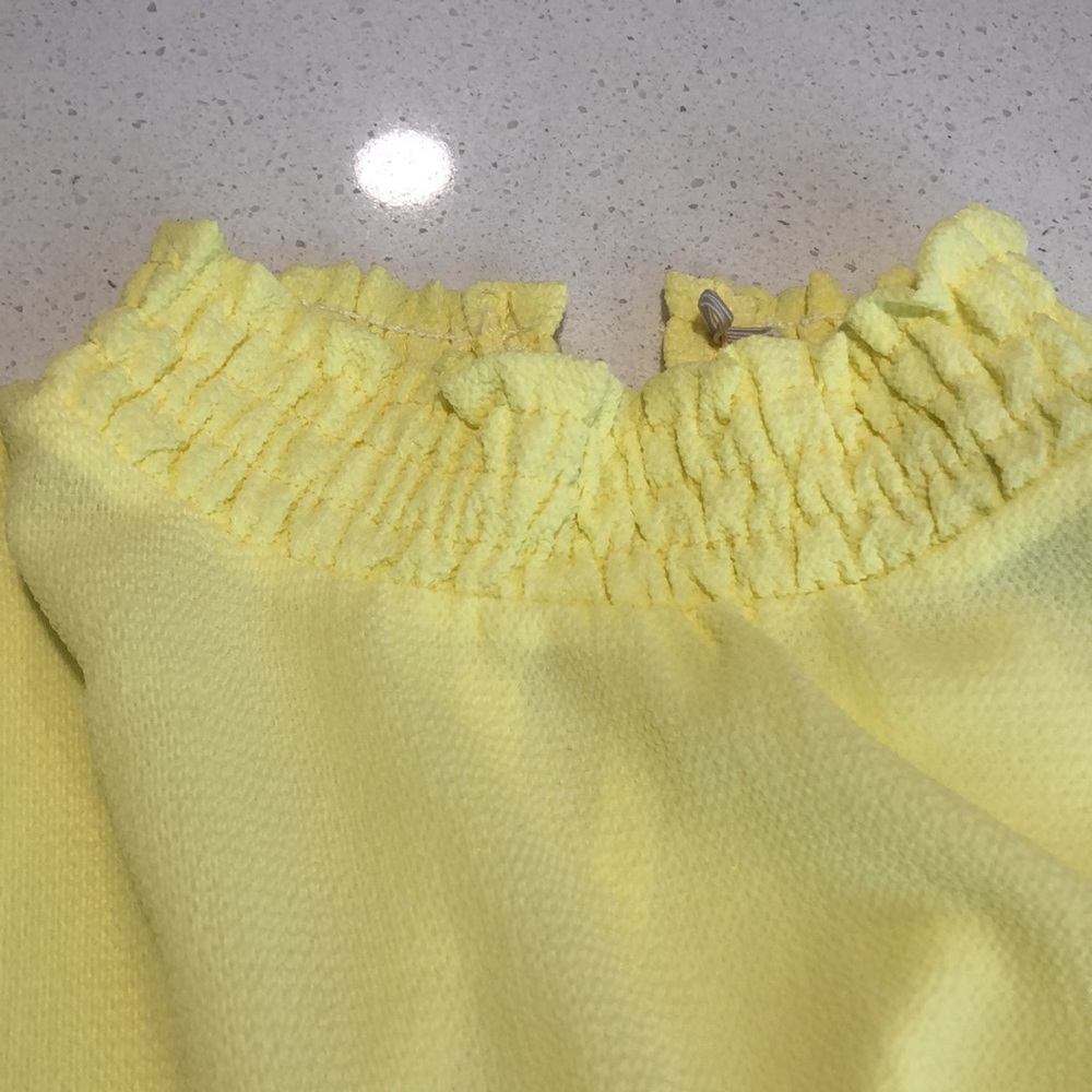 Pastel yellow blouse - Picture 3 of 4